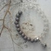 Farbe: Grau-mattweiß Armband mit Perle