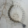 Farbe: Rauch-Kristall Armband mit Quaste