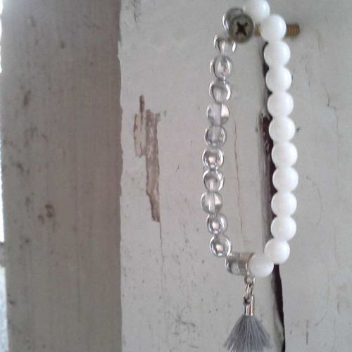 Glasperlen-Armband in weiß und kristallklar